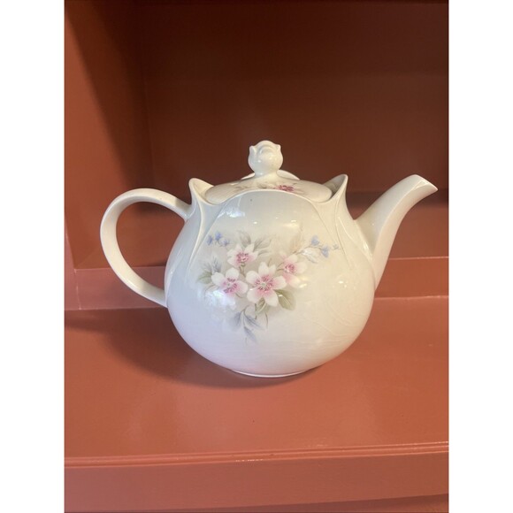 Vintage Sadler Floral Pattern Teapot Vintage, Made in England White Pink Blue - Picture 2 of 7